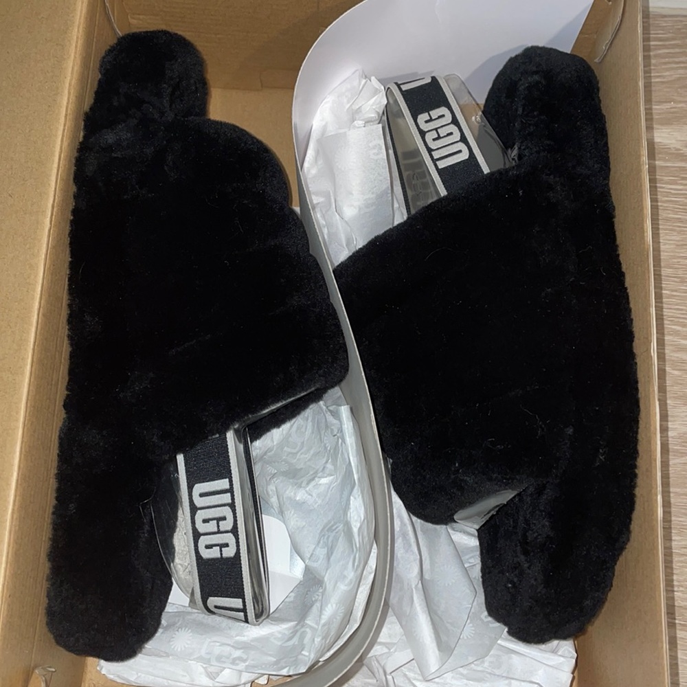 Ugg slides/slippers